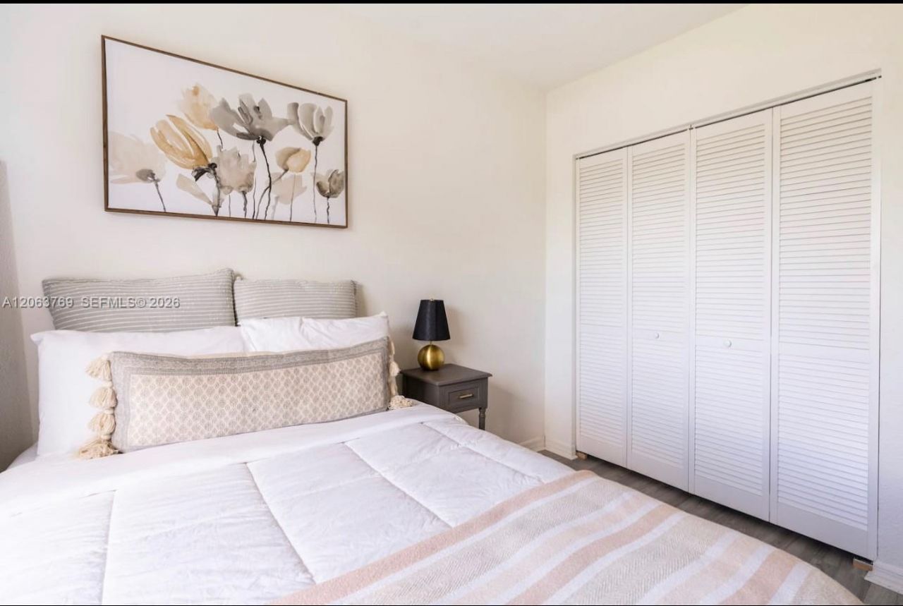 925 SW 8th St, Unit A, Hallandale Beach, FL 33009 Photo