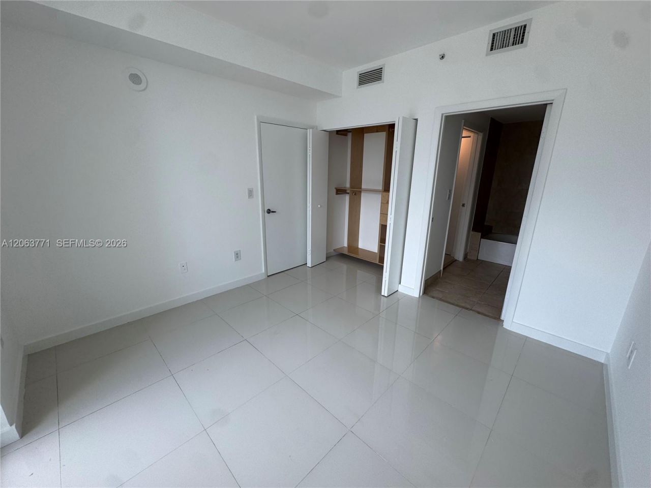 90 SW 3rd St, Unit 2314, Miami, FL 33130 Photo
