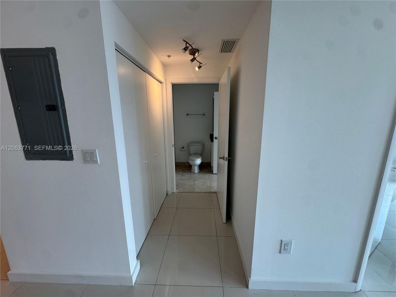 90 SW 3rd St, Unit 2314, Miami, FL 33130 Photo