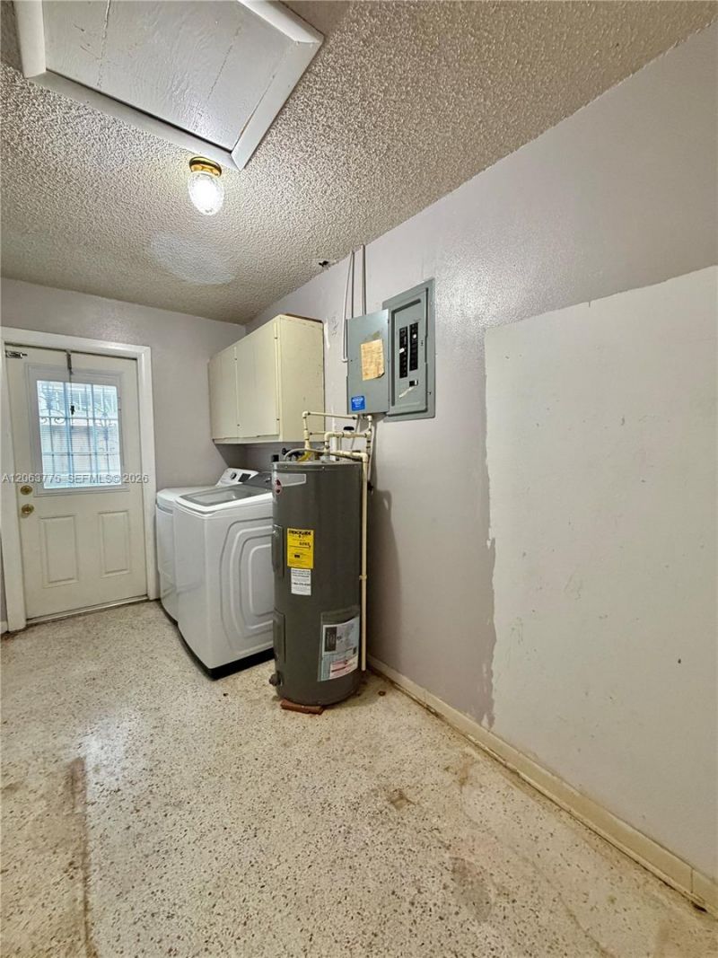 320 NW 61st Ave, Miami, FL 33126 Photo