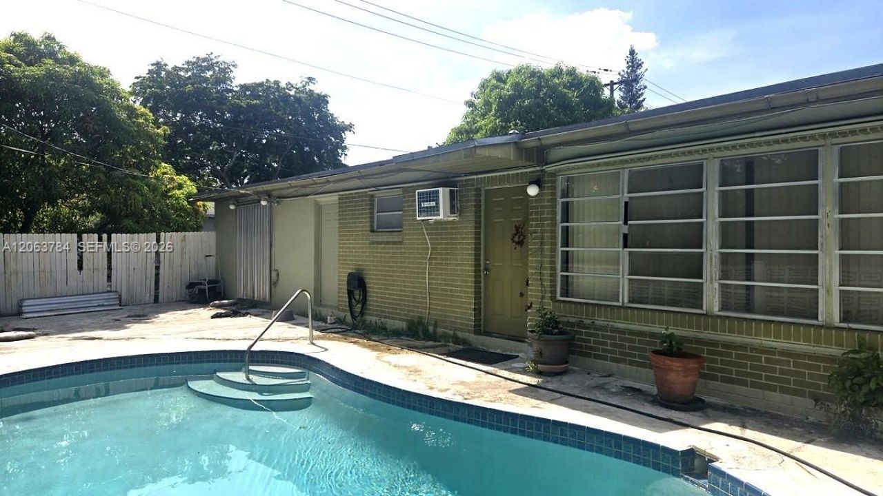 185 NE 129th St, North Miami, FL 33161 Photo