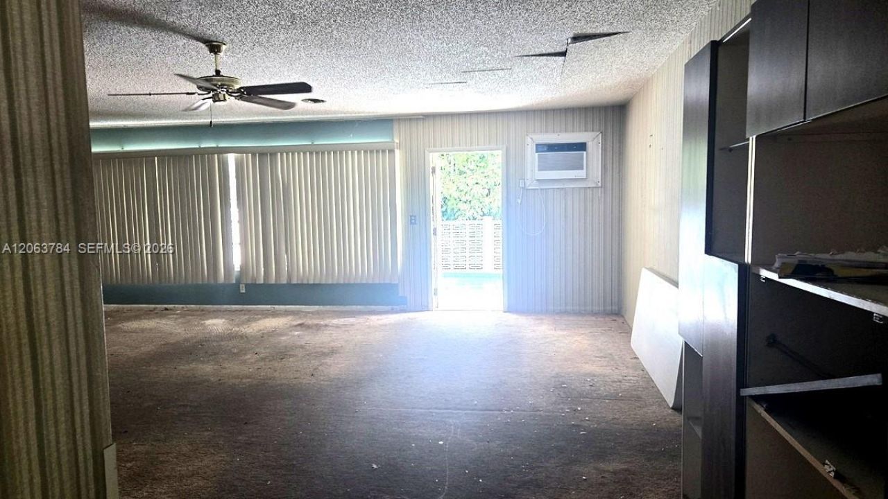 185 NE 129th St, North Miami, FL 33161 Photo