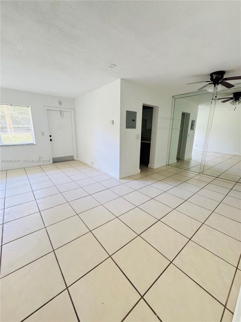 1420 Atlantic Shores Blvd, Unit 130, Hallandale Beach, FL 33009 Photo