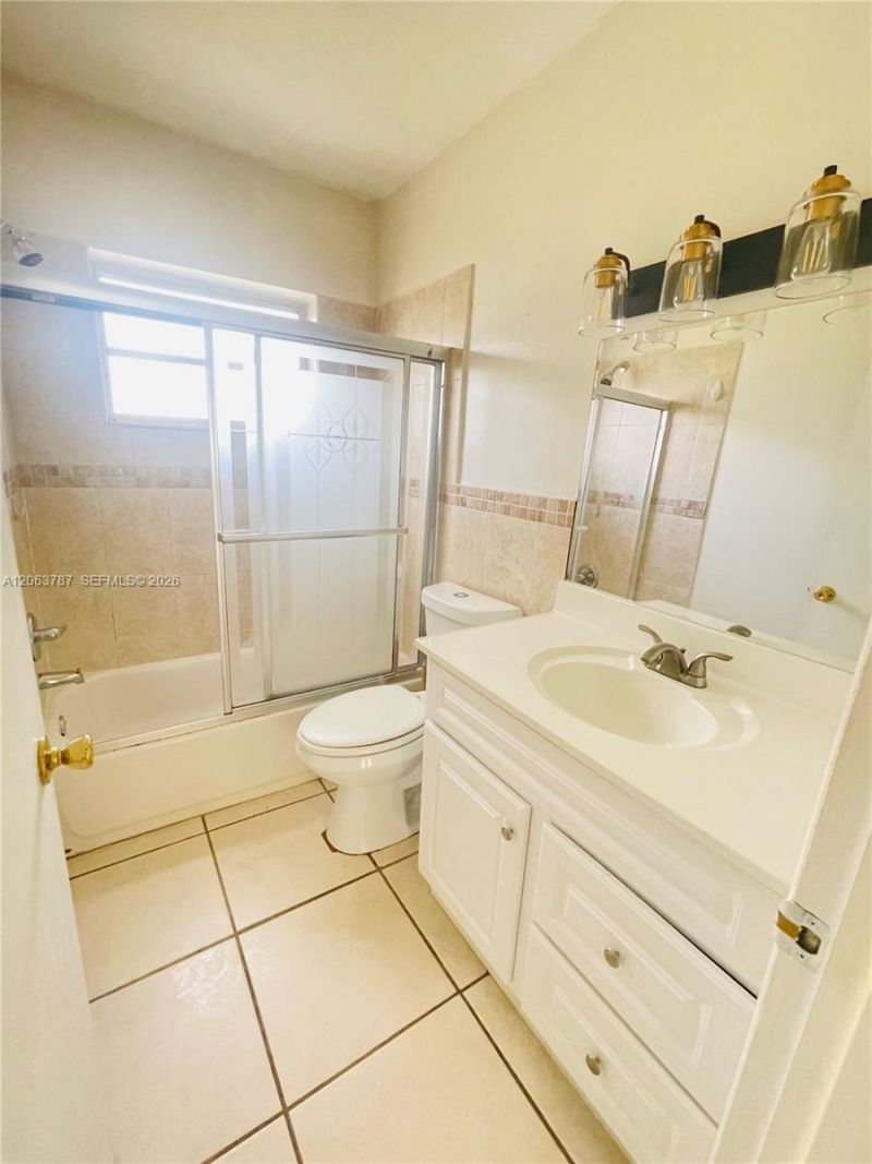 1420 Atlantic Shores Blvd, Unit 130, Hallandale Beach, FL 33009 Photo