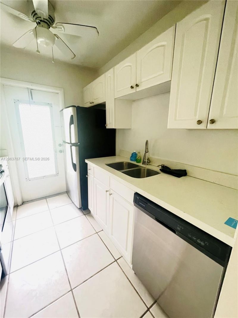 1420 Atlantic Shores Blvd, Unit 130, Hallandale Beach, FL 33009 Photo