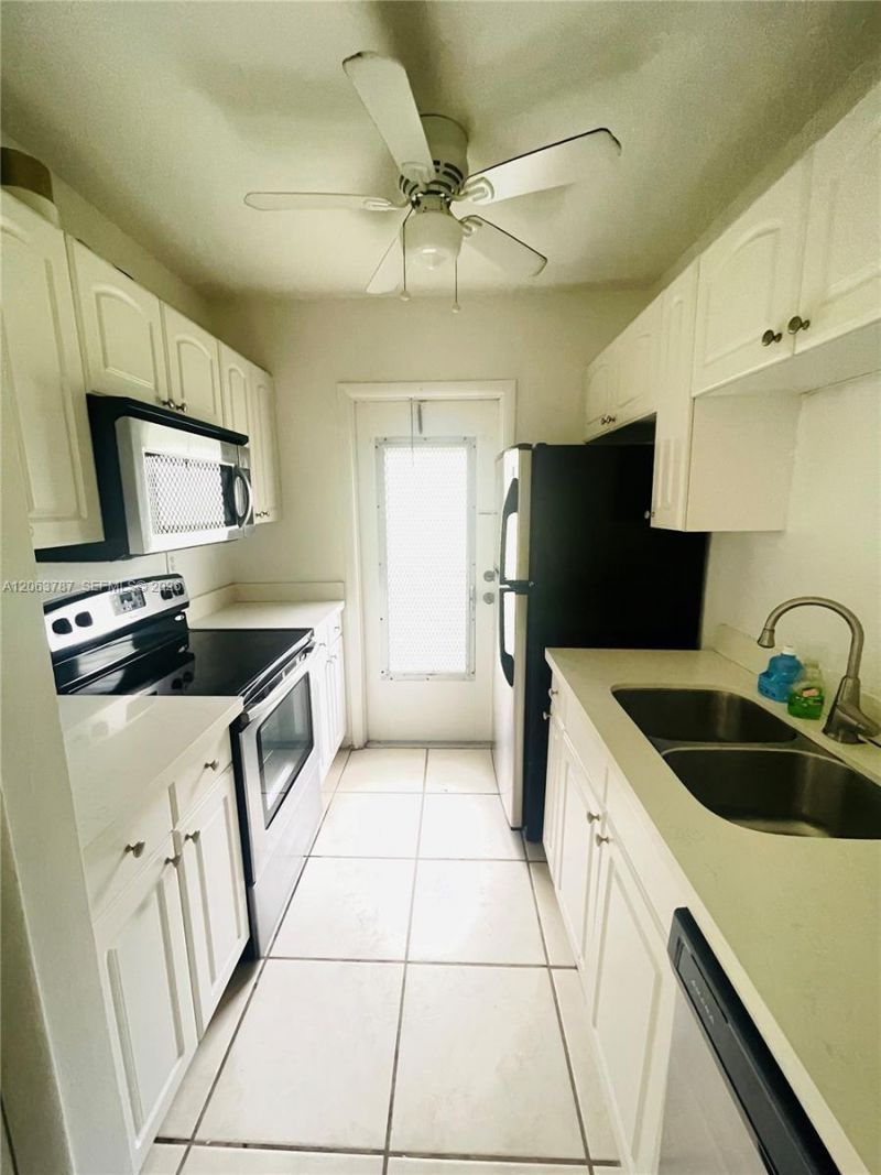 1420 Atlantic Shores Blvd, Unit 130, Hallandale Beach, FL 33009 Photo