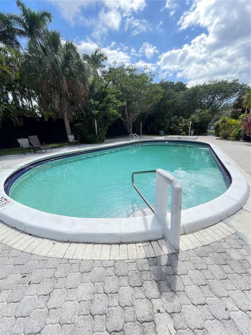 1420 Atlantic Shores Blvd, Unit 130, Hallandale Beach, FL 33009 Photo