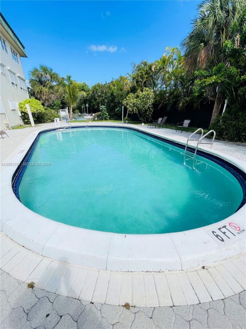 1420 Atlantic Shores Blvd, Unit 130, Hallandale Beach, FL 33009 Photo