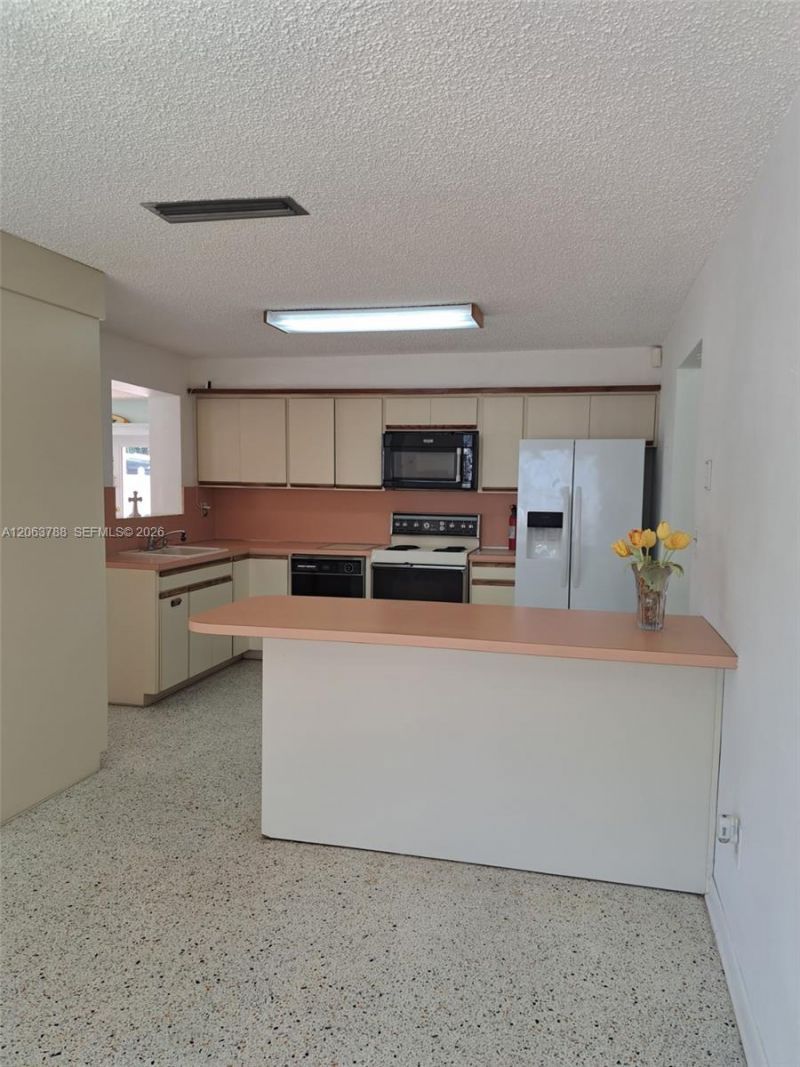 3062 SW 14th St , Miami, FL 33145 Photo