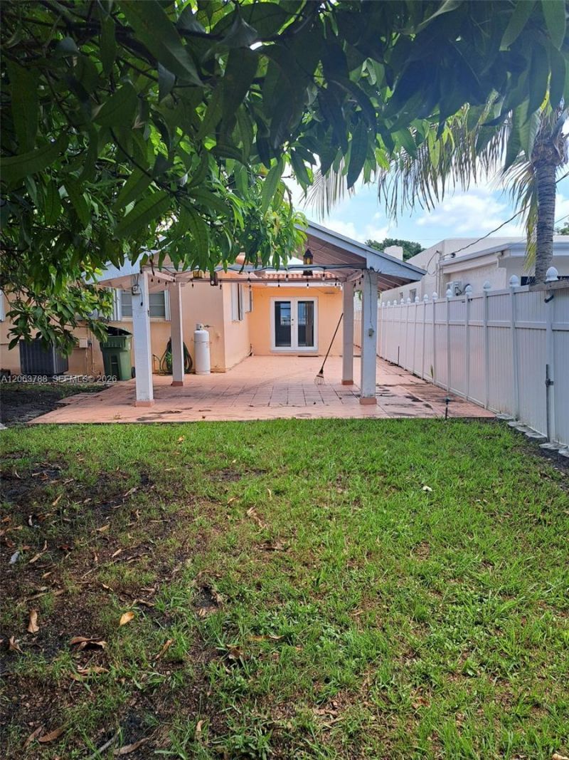 3062 SW 14th St , Miami, FL 33145 Photo