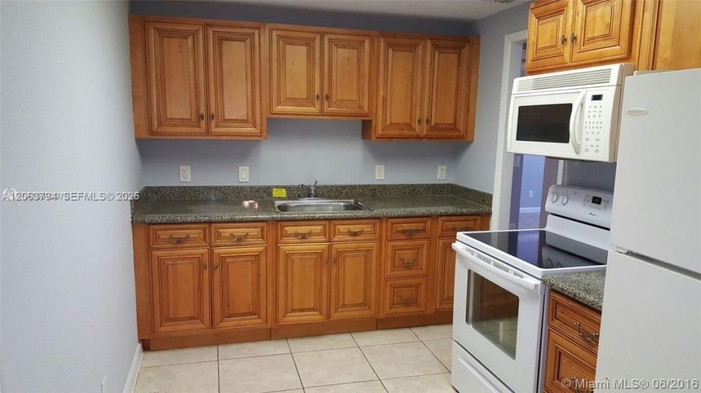 7142 Southgate Blvd , Unit 7142, Tamarac, FL 33321 Photo