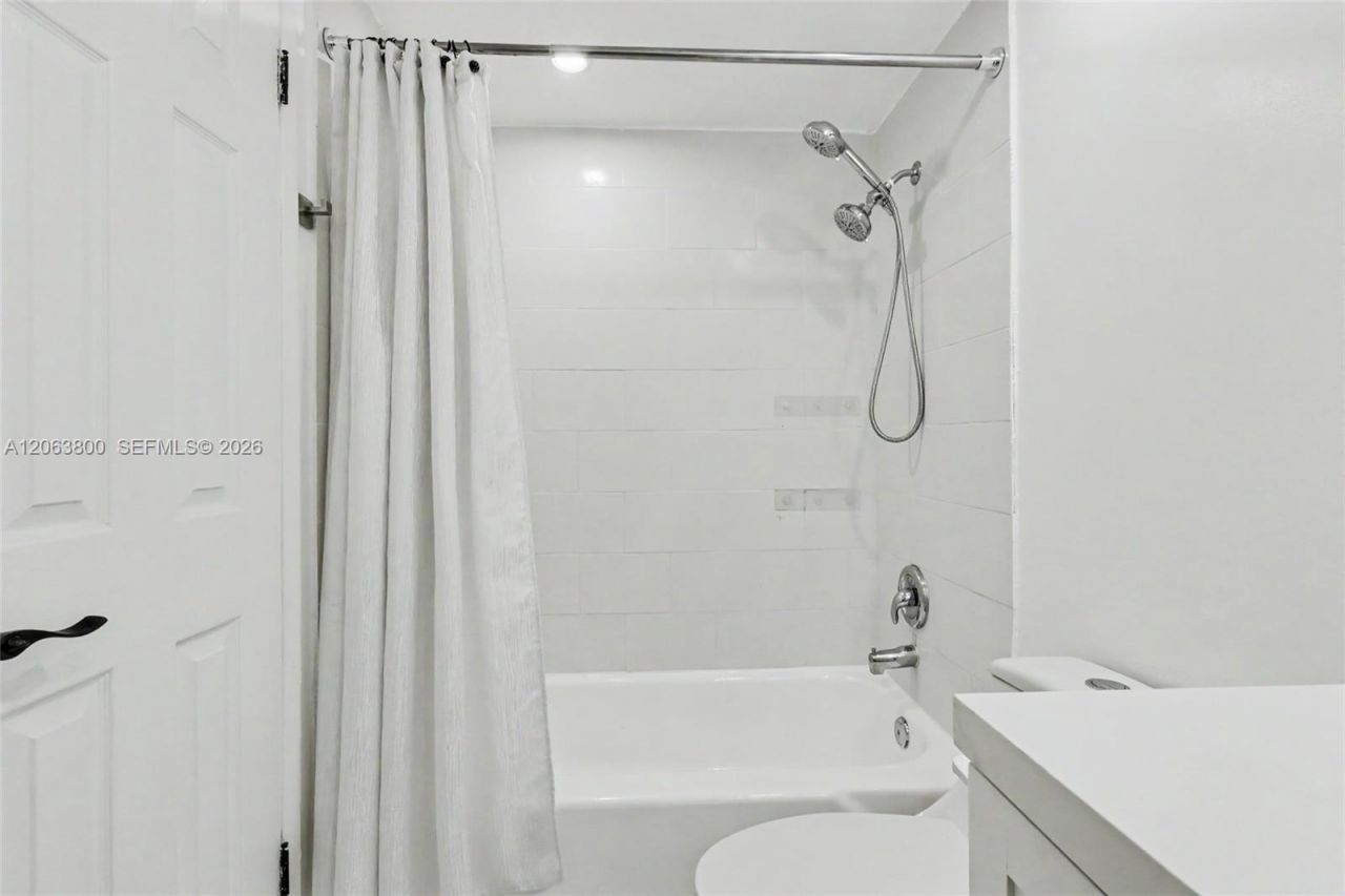 4400 Hillcrest Dr , Unit 1005A, Hollywood, FL 33021 Photo