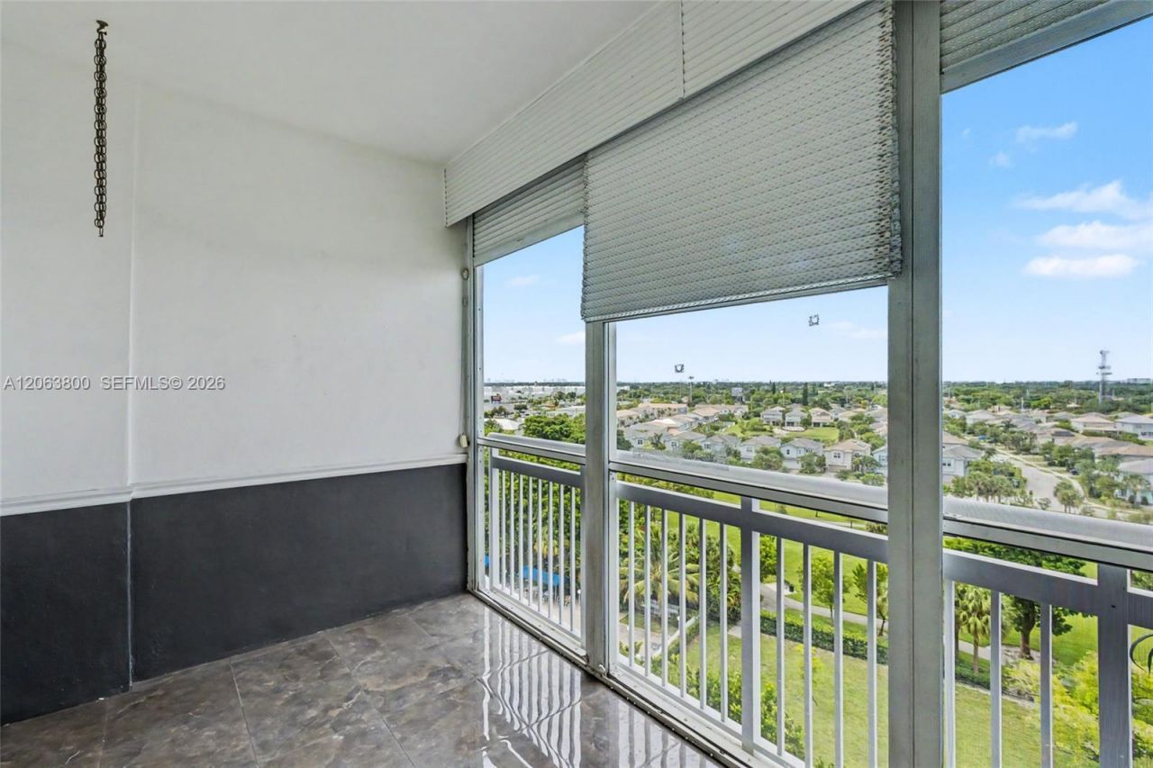 4400 Hillcrest Dr , Unit 1005A, Hollywood, FL 33021 Photo