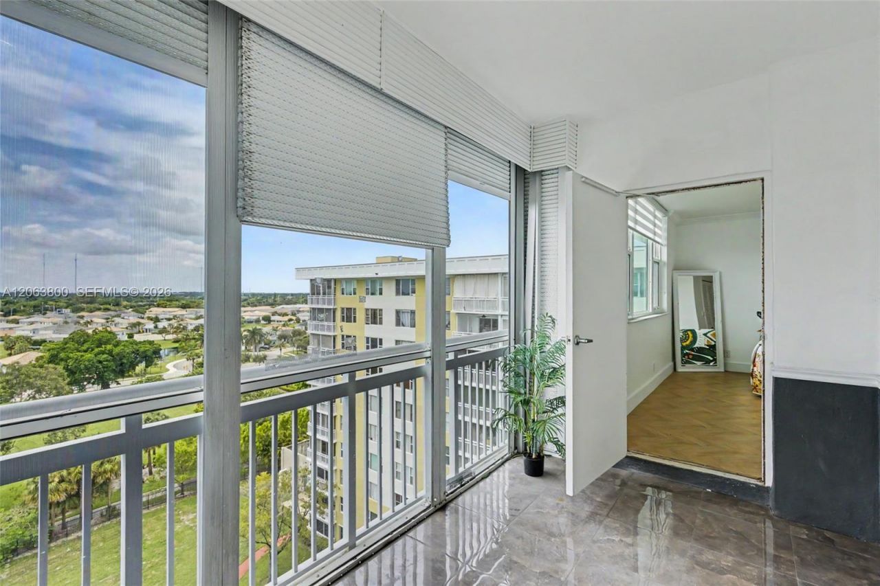 4400 Hillcrest Dr , Unit 1005A, Hollywood, FL 33021 Photo