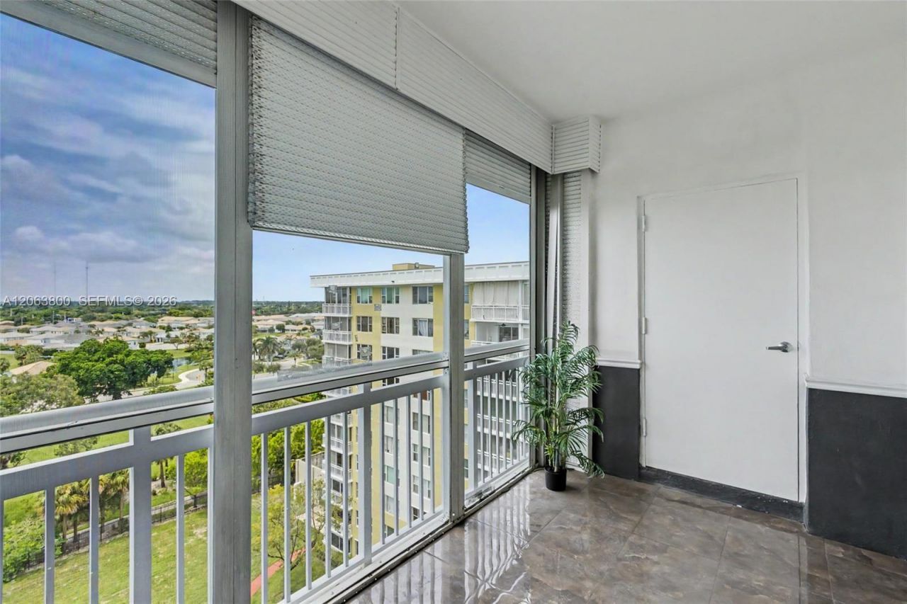4400 Hillcrest Dr , Unit 1005A, Hollywood, FL 33021 Photo