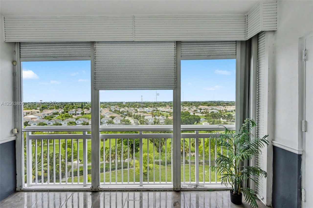 4400 Hillcrest Dr , Unit 1005A, Hollywood, FL 33021 Photo
