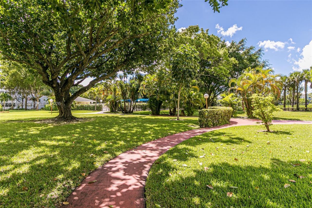 4400 Hillcrest Dr , Unit 1005A, Hollywood, FL 33021 Photo