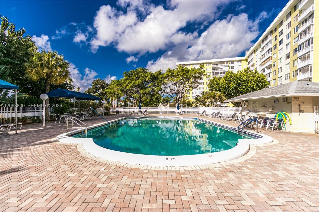 4400 Hillcrest Dr , Unit 1005A, Hollywood, FL 33021 Photo