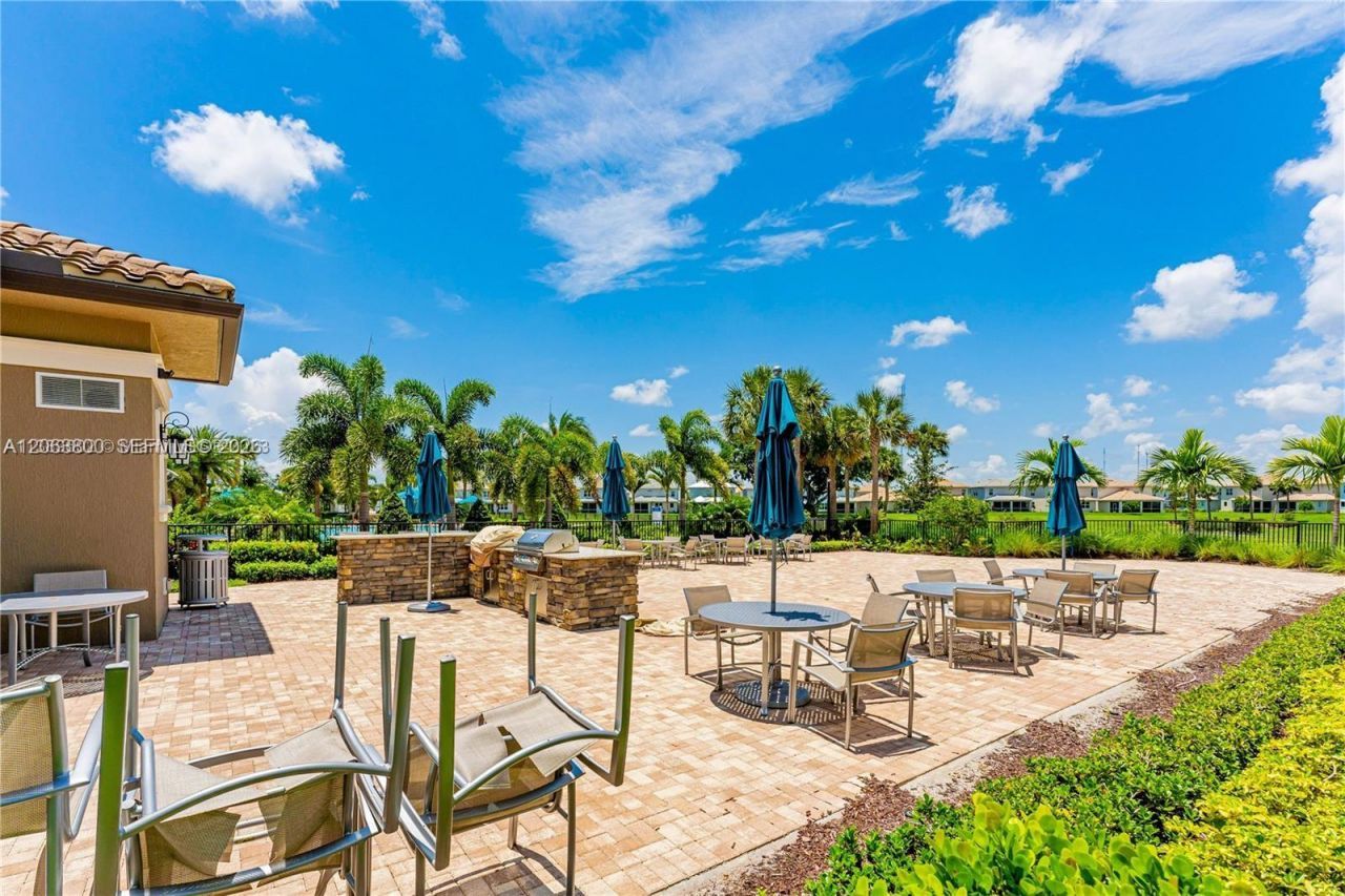 4400 Hillcrest Dr , Unit 1005A, Hollywood, FL 33021 Photo