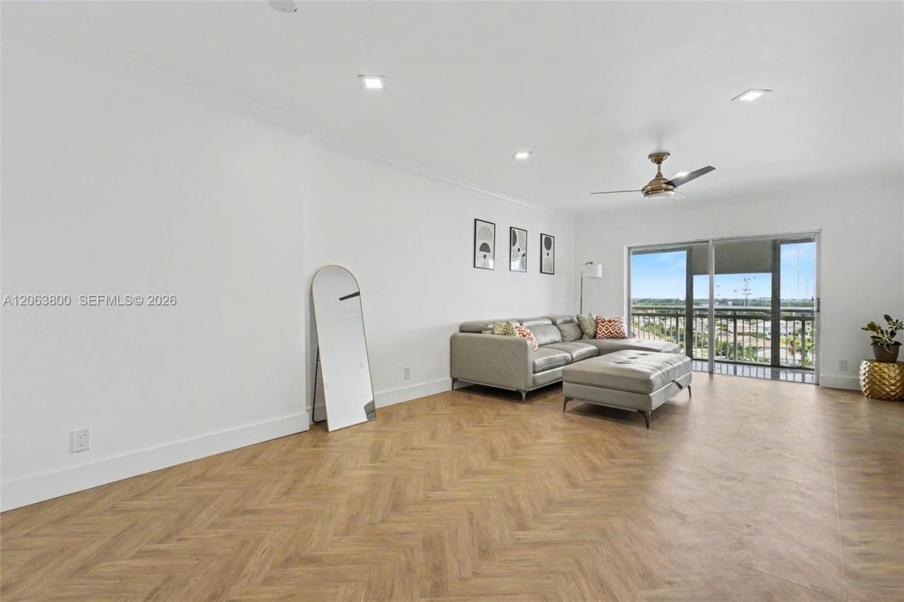 4400 Hillcrest Dr , Unit 1005A, Hollywood, FL 33021 Photo