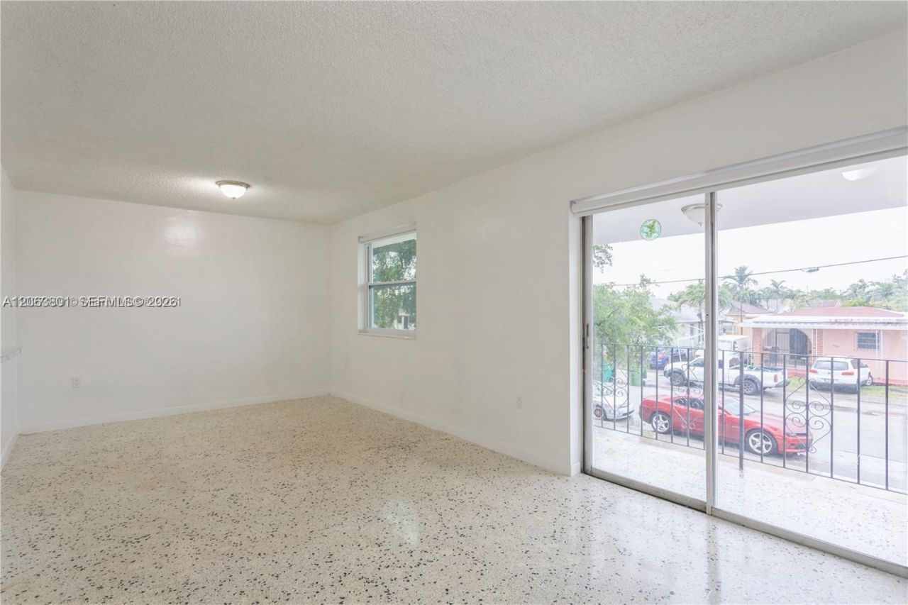 3290 NW 4th St, Unit 3290, Miami, FL 33125 Photo