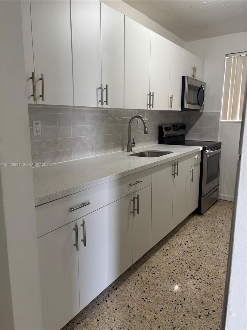 3290 NW 4th St, Unit 3290, Miami, FL 33125 Photo