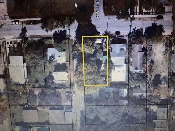 60 NW 60th St , Miami, FL 33127