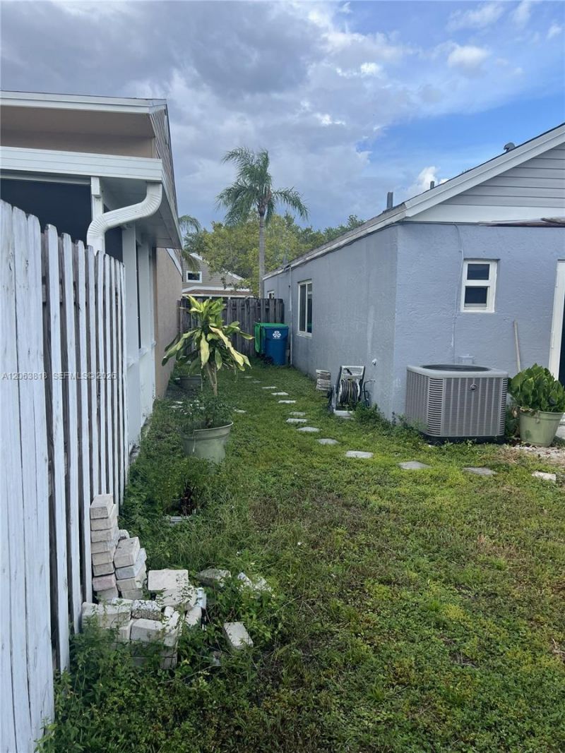 289 SW 159th Ln , Sunrise, FL 33326 Photo