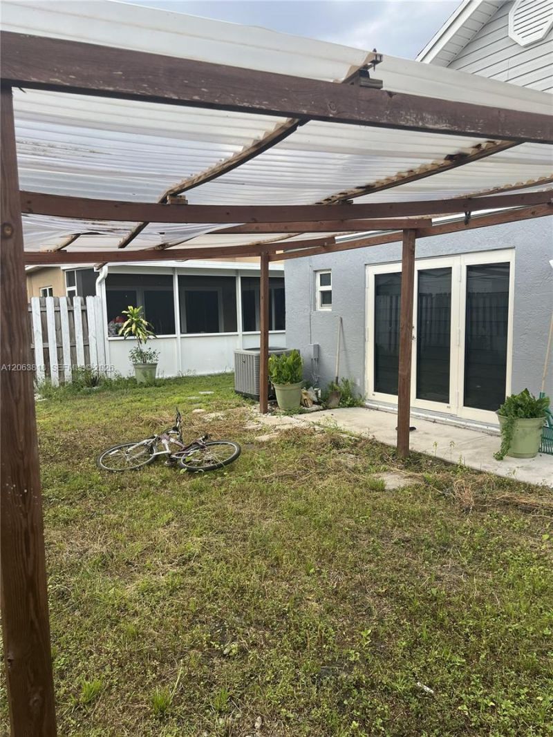 289 SW 159th Ln , Sunrise, FL 33326 Photo