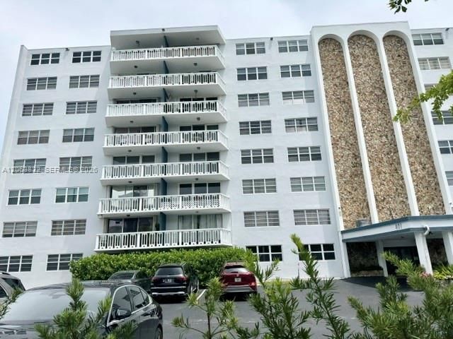 401 NE 14th Ave , Unit 602, Hallandale Beach, FL 33009 Photo