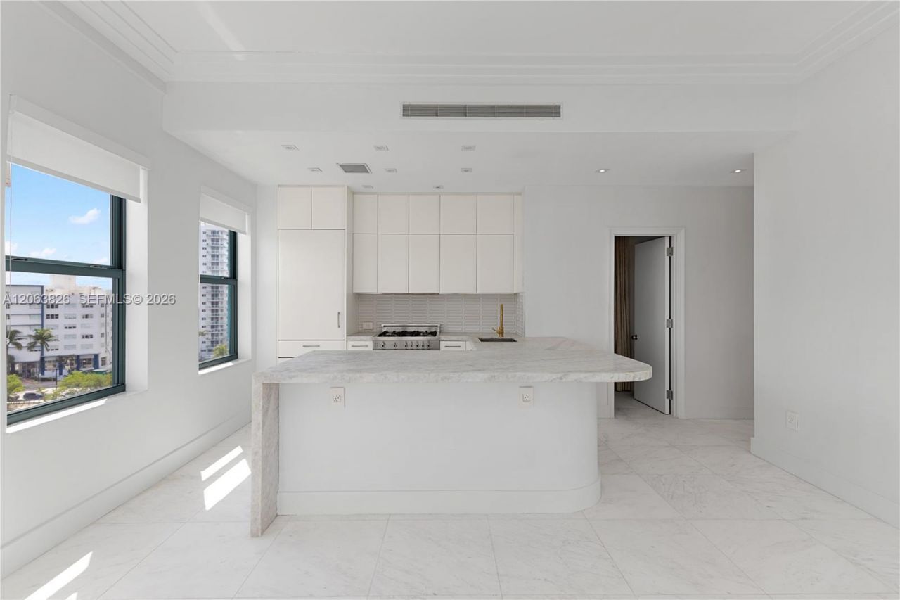 2421 Lake Pancoast Dr, Unit 7A, Miami Beach, FL 33140 Photo