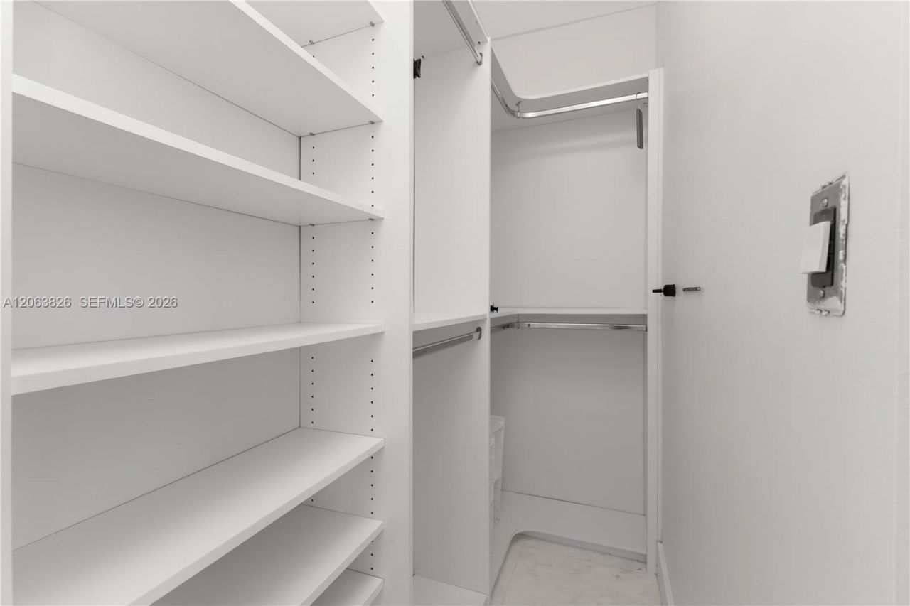 2421 Lake Pancoast Dr, Unit 7A, Miami Beach, FL 33140 Photo