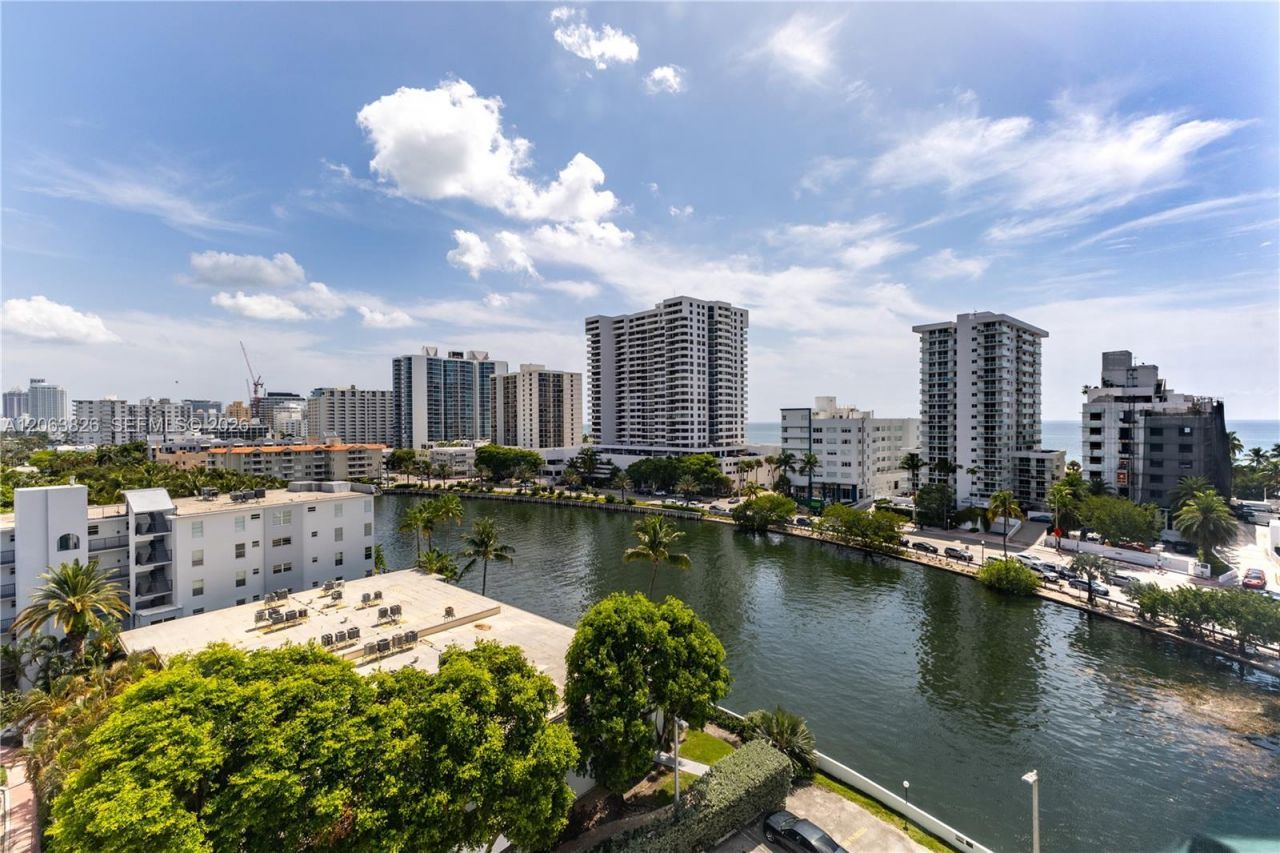 2421 Lake Pancoast Dr, Unit 7A, Miami Beach, FL 33140 Photo