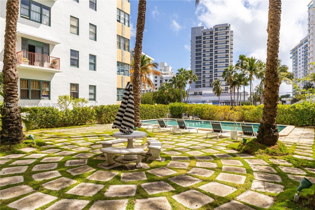 2421 Lake Pancoast Dr, Unit 7A, Miami Beach, FL 33140 Photo