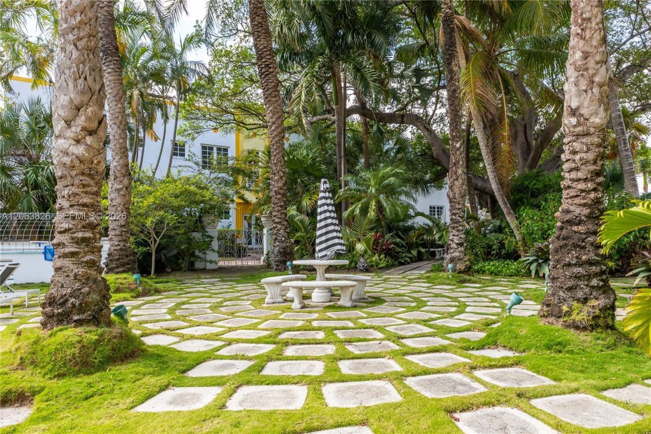 2421 Lake Pancoast Dr, Unit 7A, Miami Beach, FL 33140 Photo