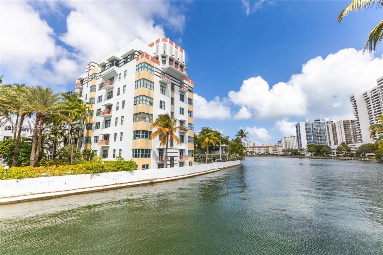 2421 Lake Pancoast Dr, Unit 7A, Miami Beach, FL 33140 Photo