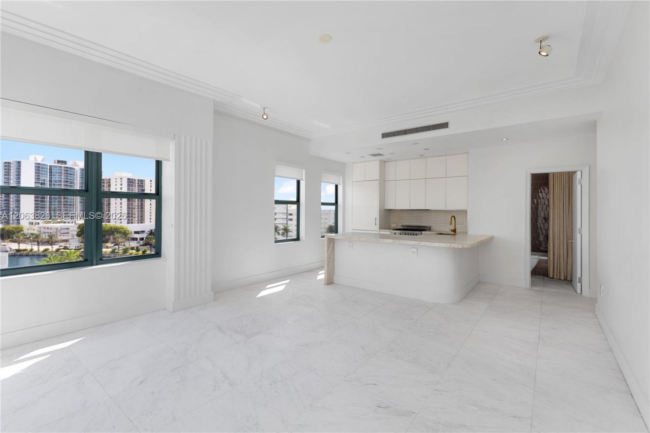 2421 Lake Pancoast Dr, Unit 7A, Miami Beach, FL 33140 Photo