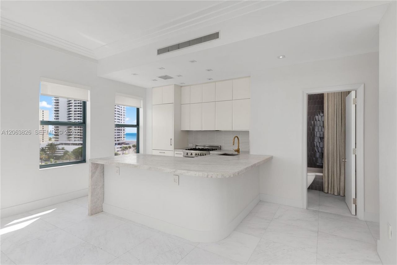 2421 Lake Pancoast Dr, Unit 7A, Miami Beach, FL 33140 Photo