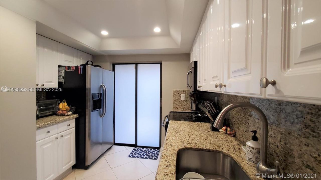 40 Wimbledon Lake Dr, Unit 216, Plantation, FL 33324 Photo