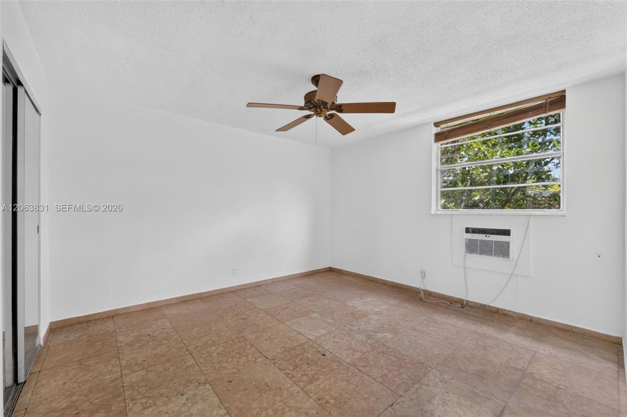 915 Jefferson Ave , Unit 3D, Miami Beach, FL 33139 Photo