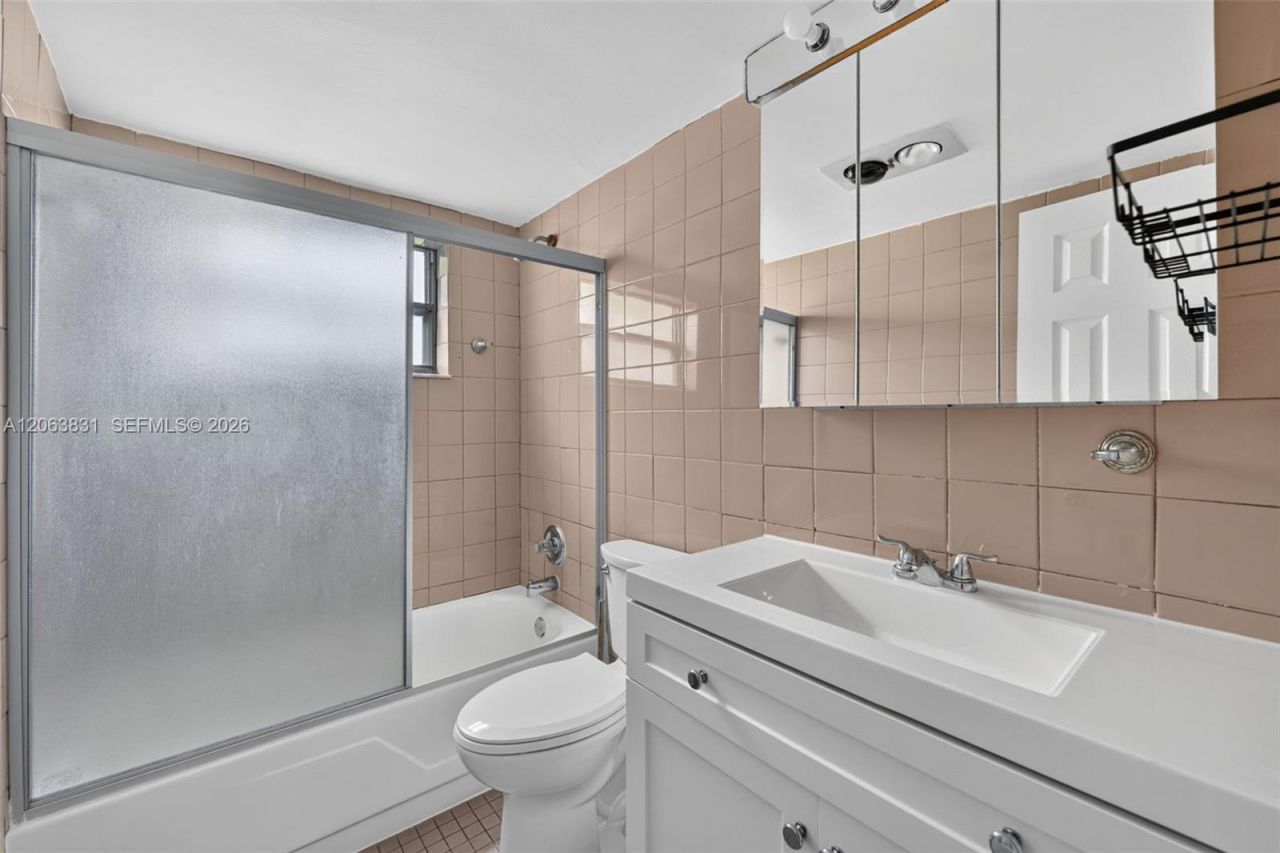 915 Jefferson Ave , Unit 3D, Miami Beach, FL 33139 Photo