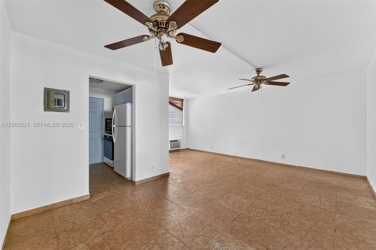 915 Jefferson Ave , Unit 3D, Miami Beach, FL 33139 Photo