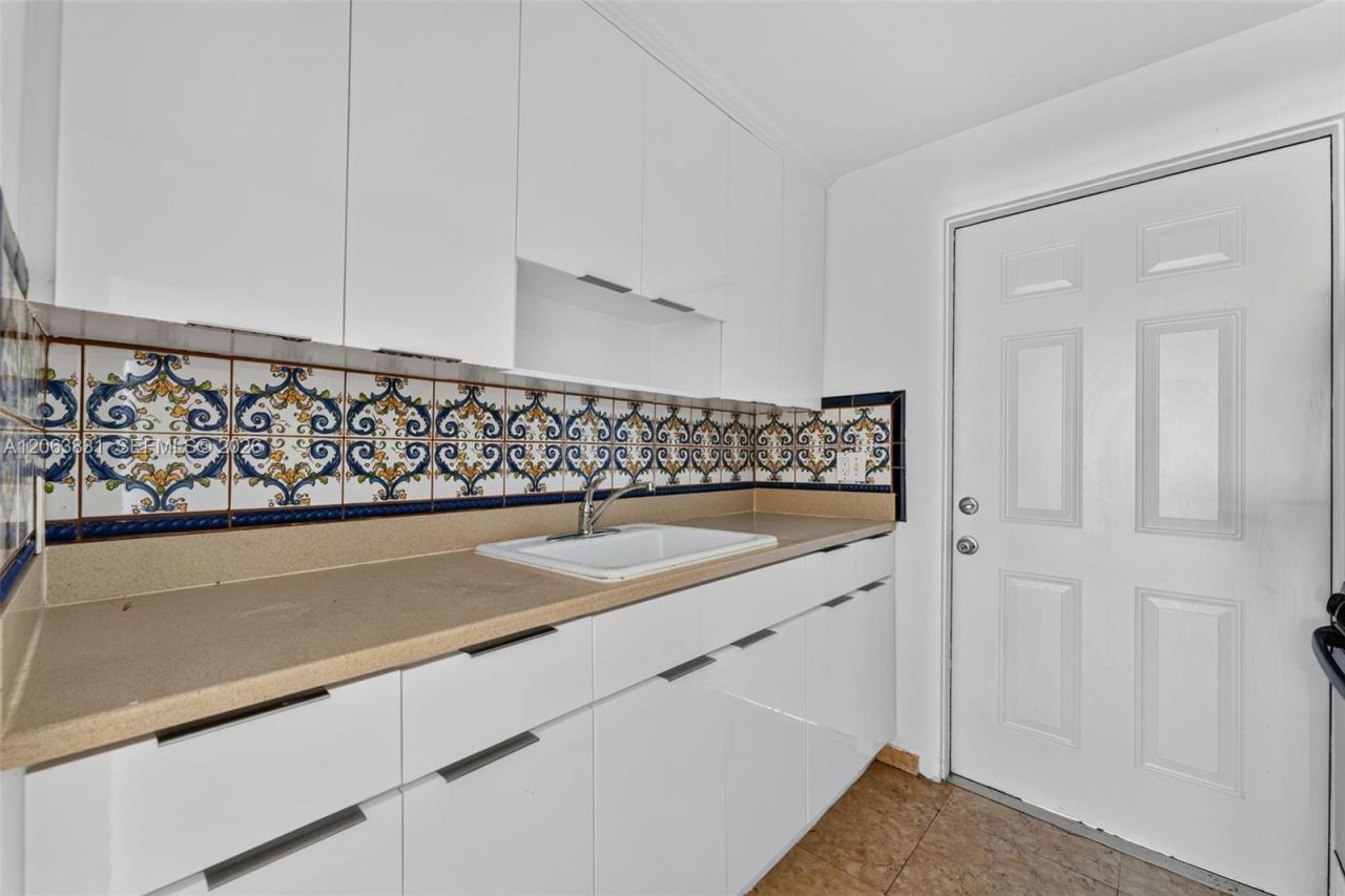 915 Jefferson Ave , Unit 3D, Miami Beach, FL 33139 Photo