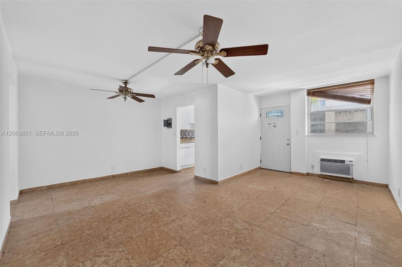915 Jefferson Ave , Unit 3D, Miami Beach, FL 33139 Photo
