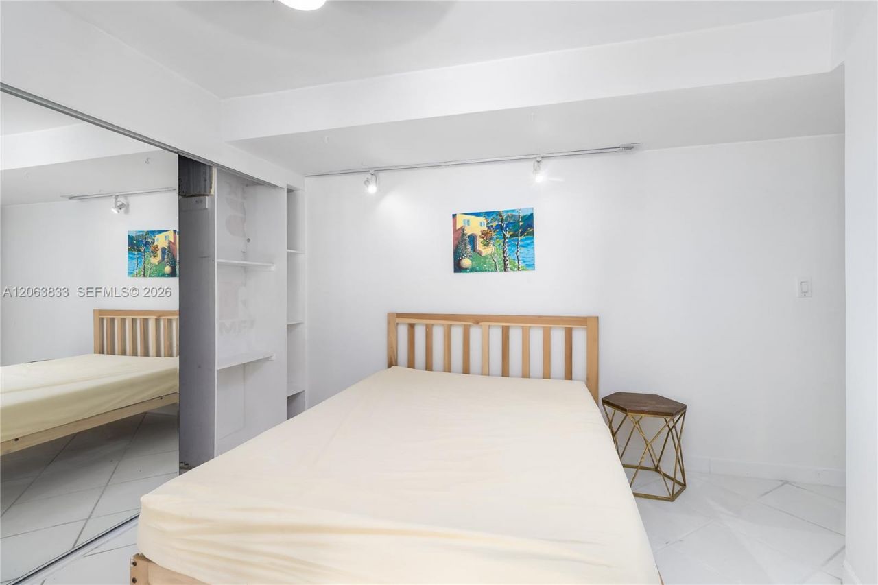 401 Ocean Dr , Unit 316, Miami Beach, FL 33139 Photo