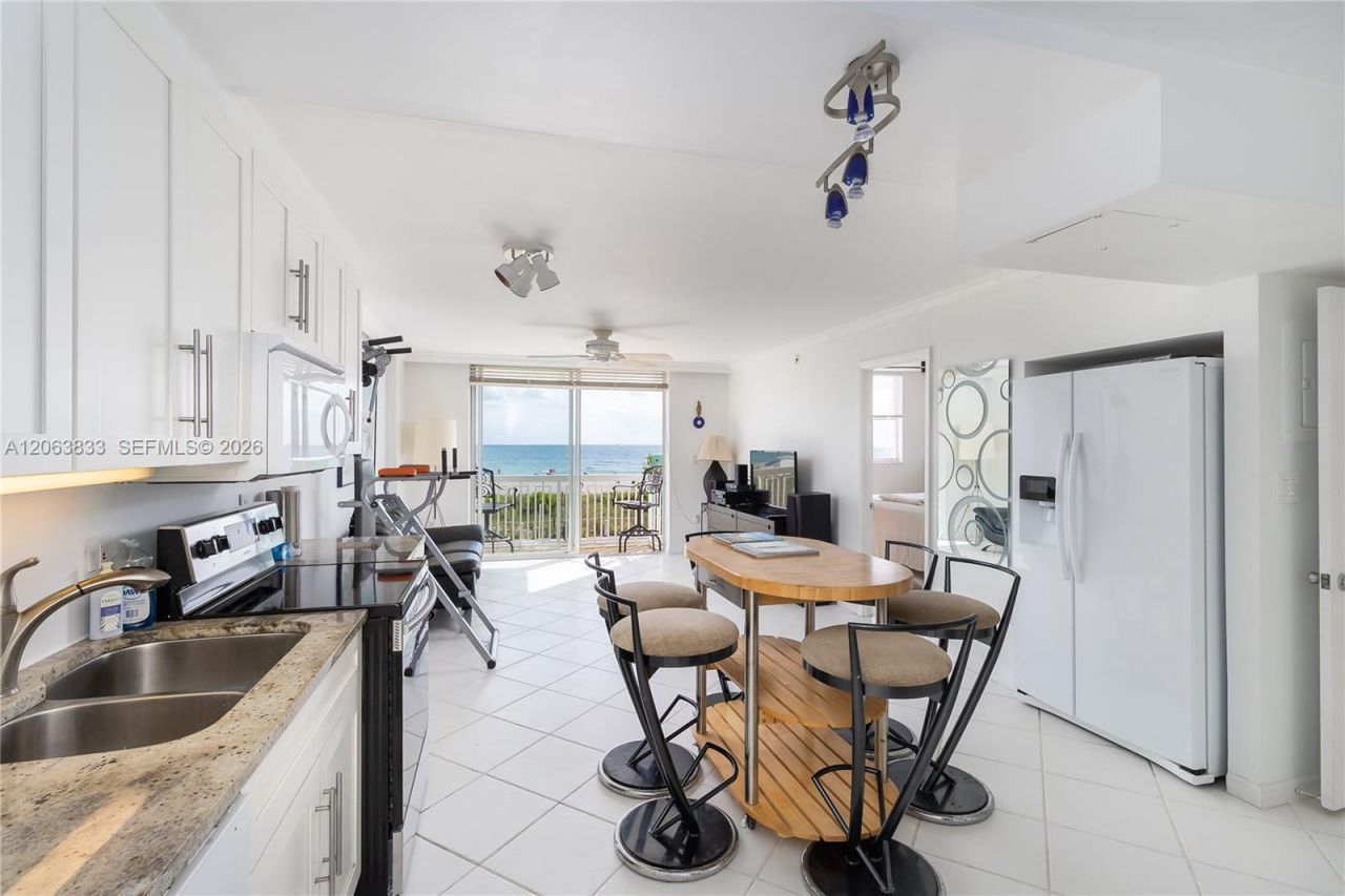 401 Ocean Dr , Unit 316, Miami Beach, FL 33139 Photo