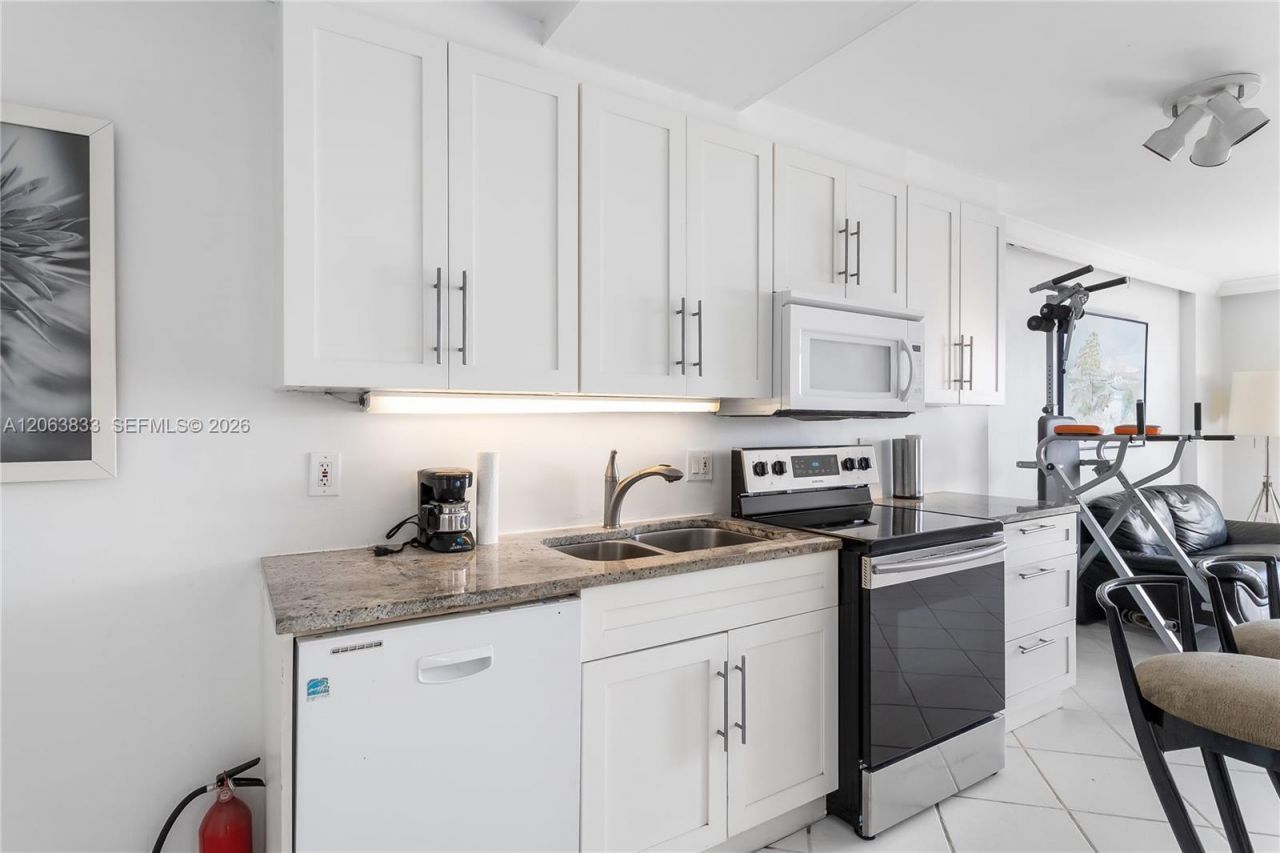 401 Ocean Dr , Unit 316, Miami Beach, FL 33139 Photo