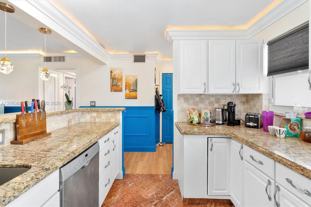 1000 NE 12th Ave, Unit 408, Hallandale Beach, FL 33009 Photo