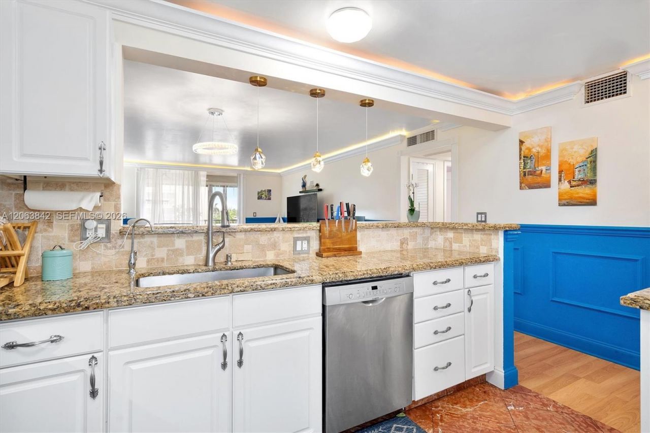 1000 NE 12th Ave, Unit 408, Hallandale Beach, FL 33009 Photo