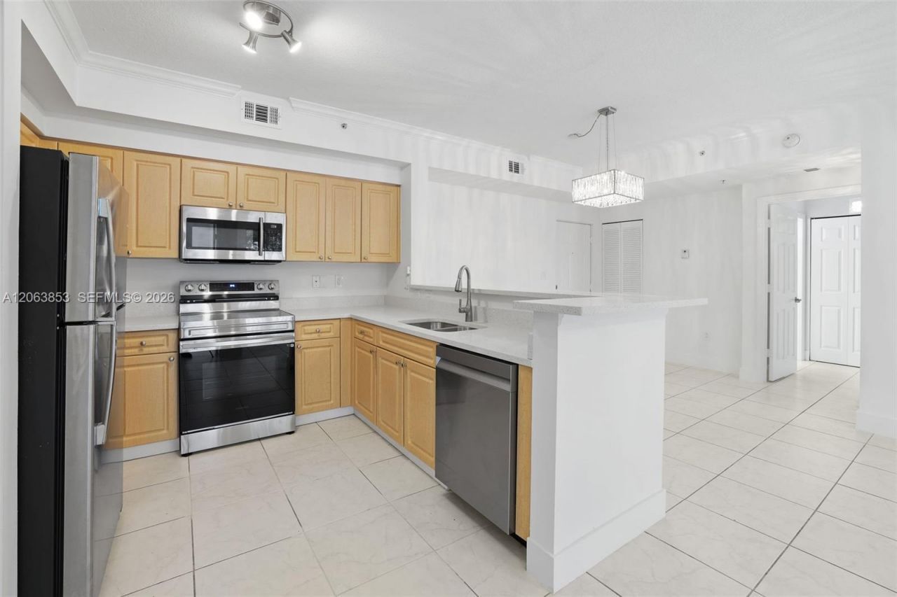 6831 SW 44th St, Unit 205, Miami, FL 33155 Photo